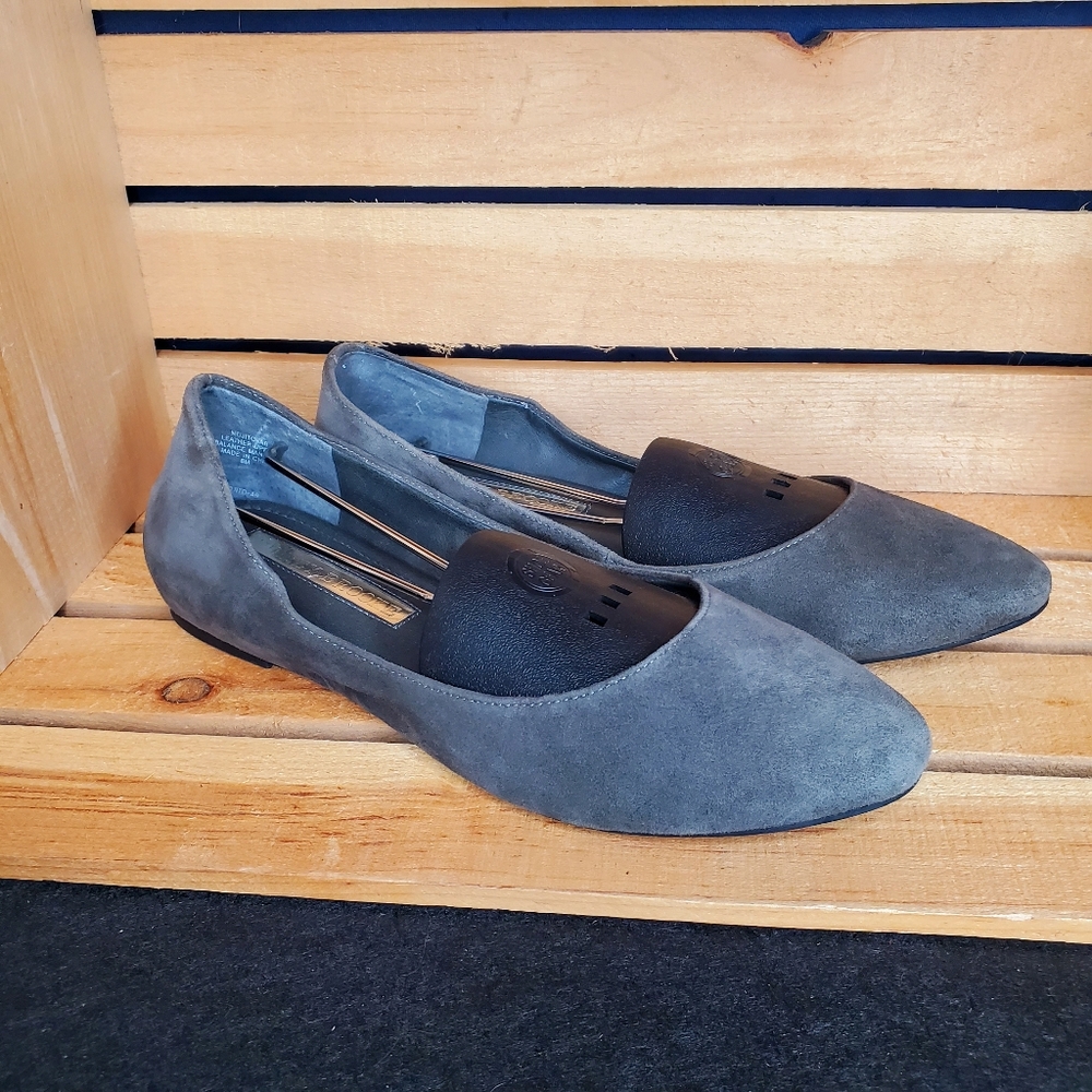 5) AUDREY BROOKE "Mojito" suede flats Sz. 8